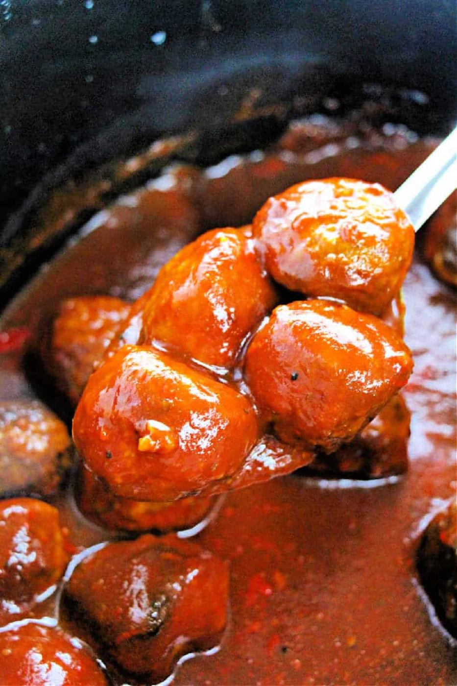Grape Jelly and Chili Sauce Meatballs