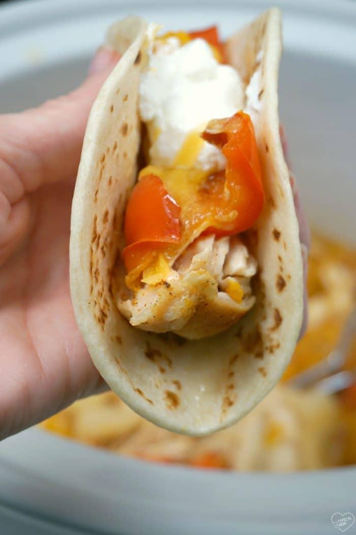 easy crockpot chicken fajitas
