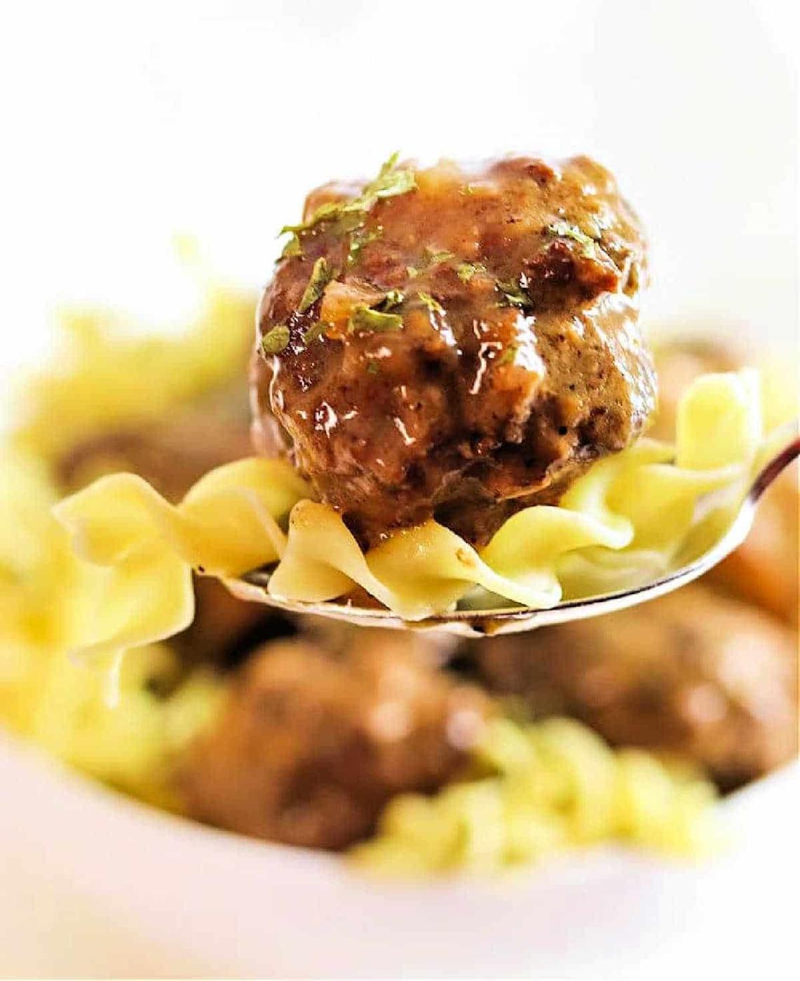 Crockpot Meatballs and Gravy