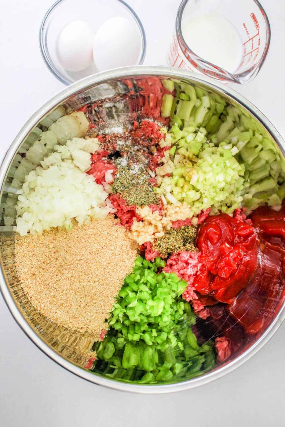 How to Cook Meatloaf in a Slow Cooker