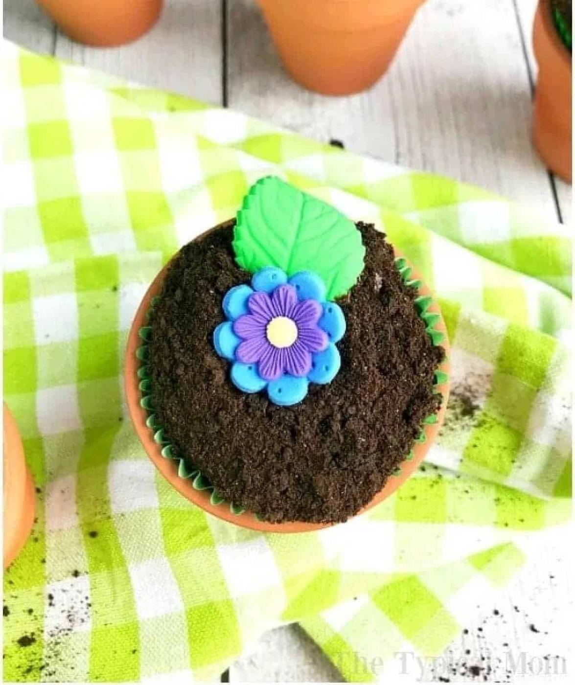 How to Make Flower Pot Cupcakes