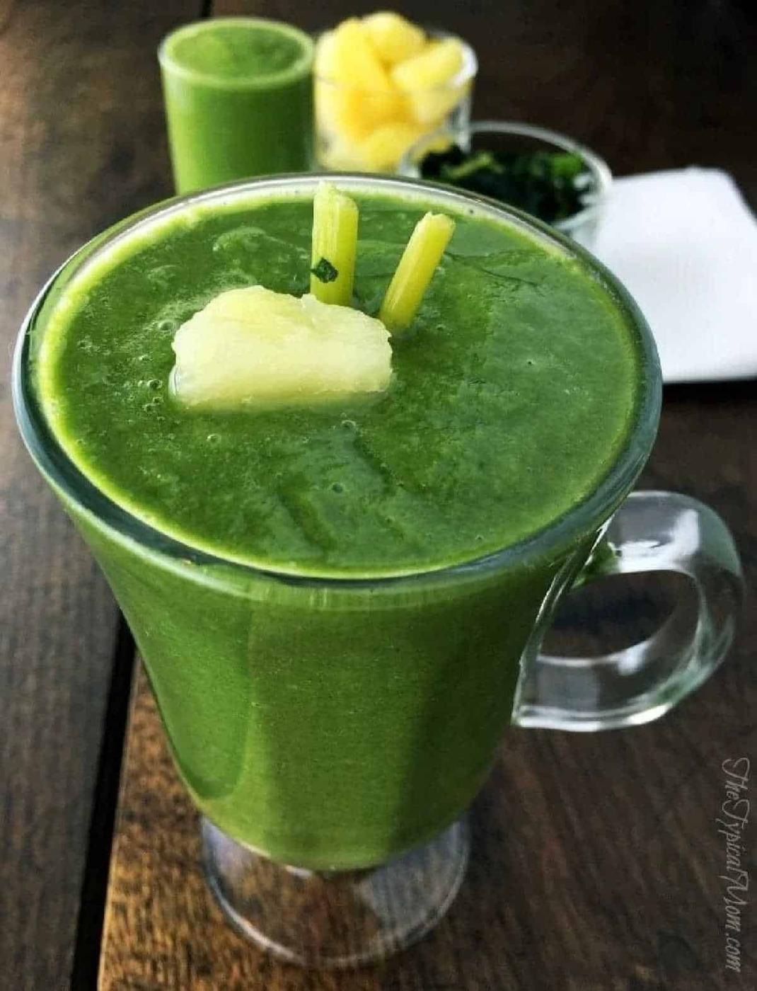 Green Smoothie with Pineapple