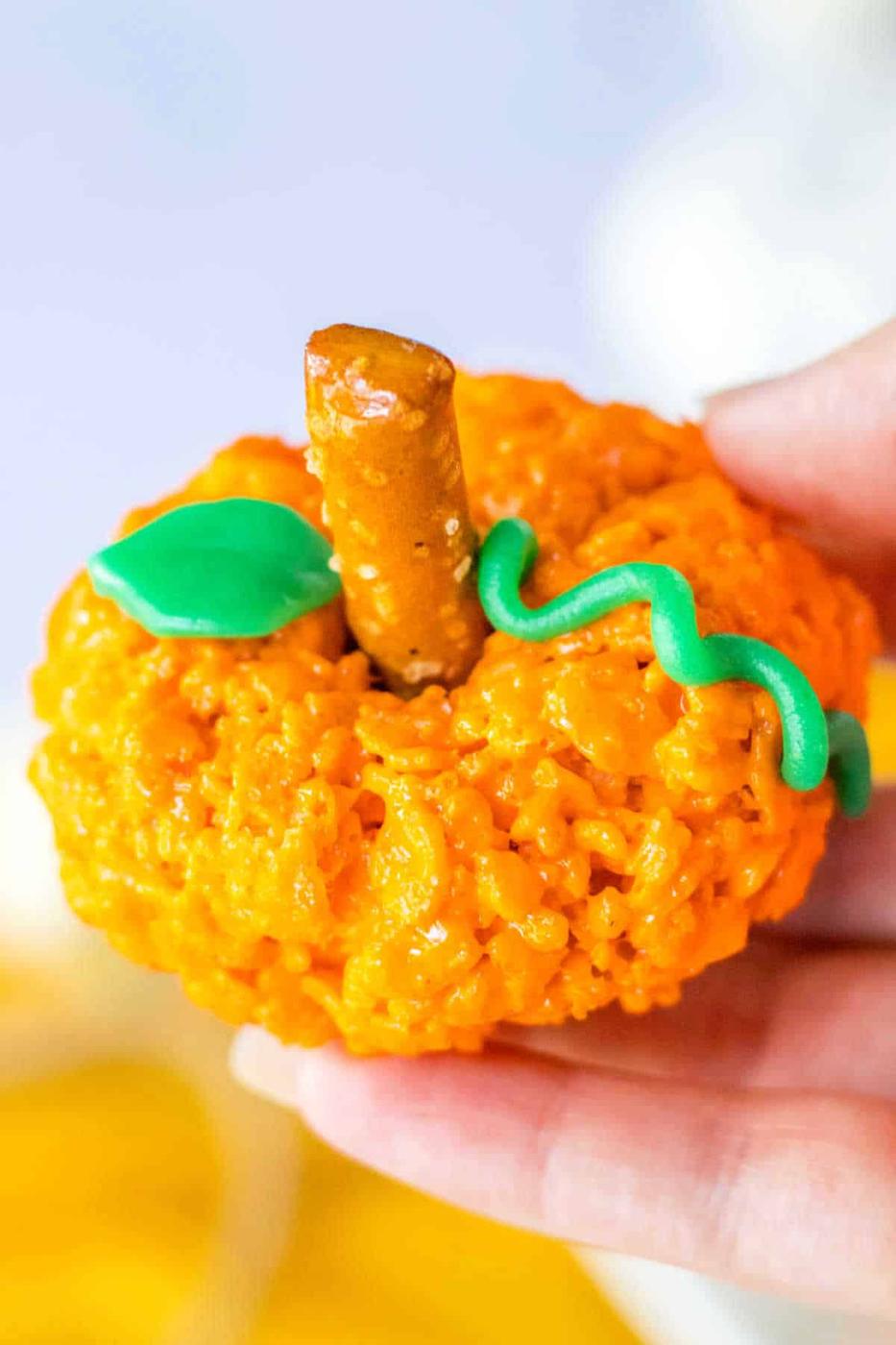 Pumpkin Shaped Rice Krispie Treats