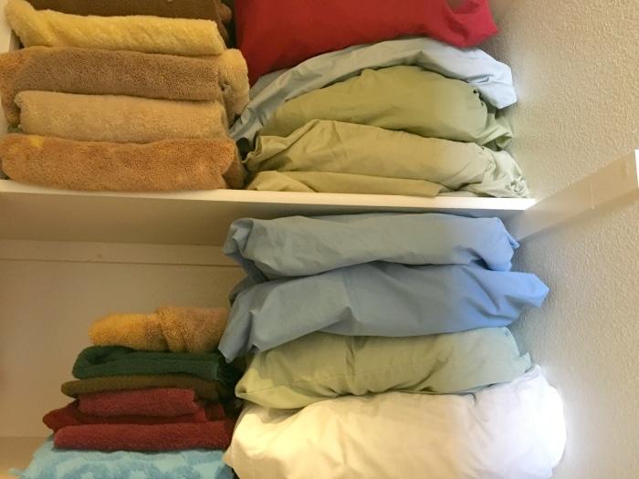 how to organize your linen closet