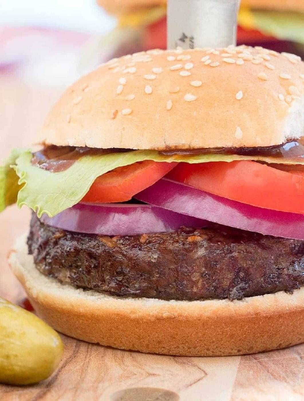 how long to cook frozen burger in air fryer