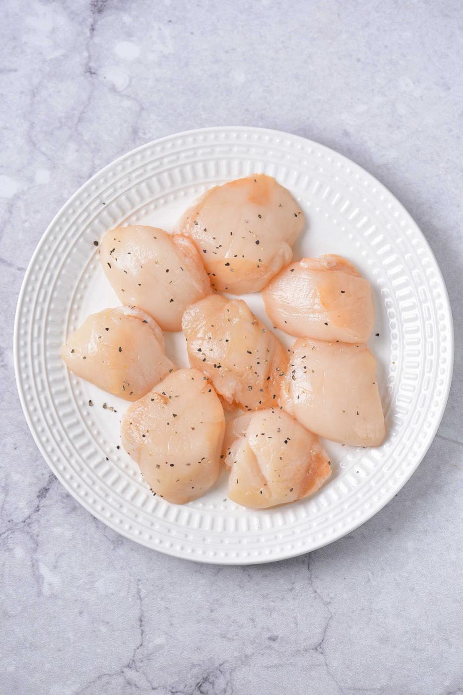 How to Season Scallops