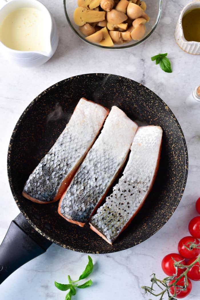How to Cook Sockeye Salmon in a Pan