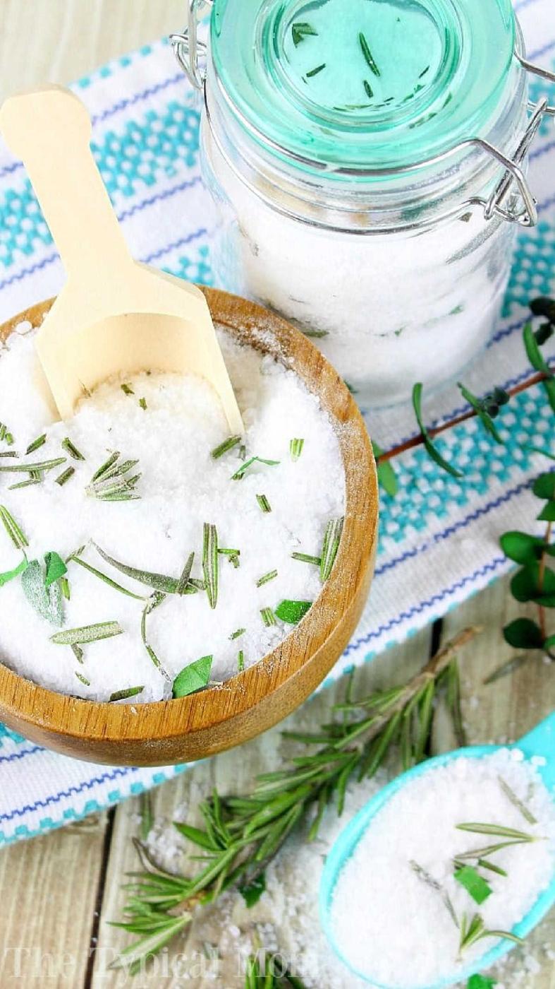 How to Make Bath Salts With Essential Oils