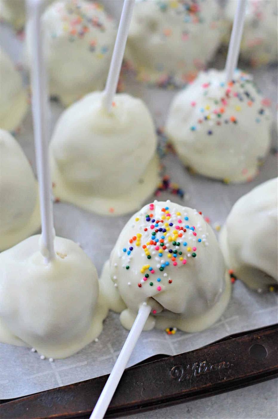 Cake Pop Recipe with Cake Mix