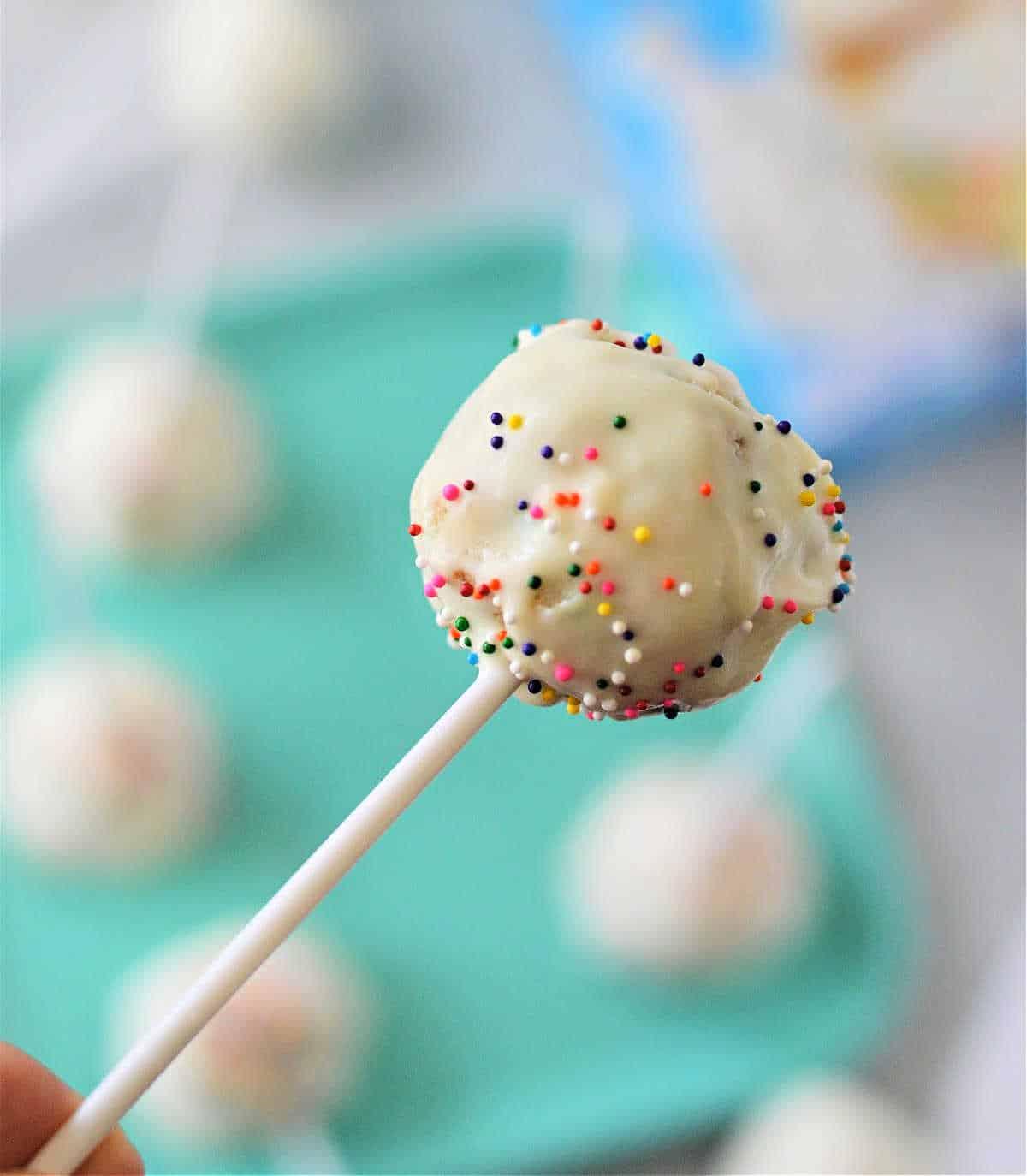How to Make Cake Pops with Cake Mix