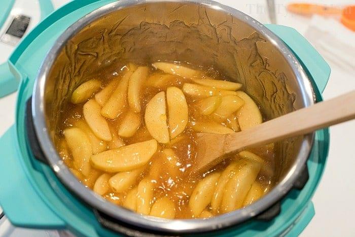 homemade apple pie filling