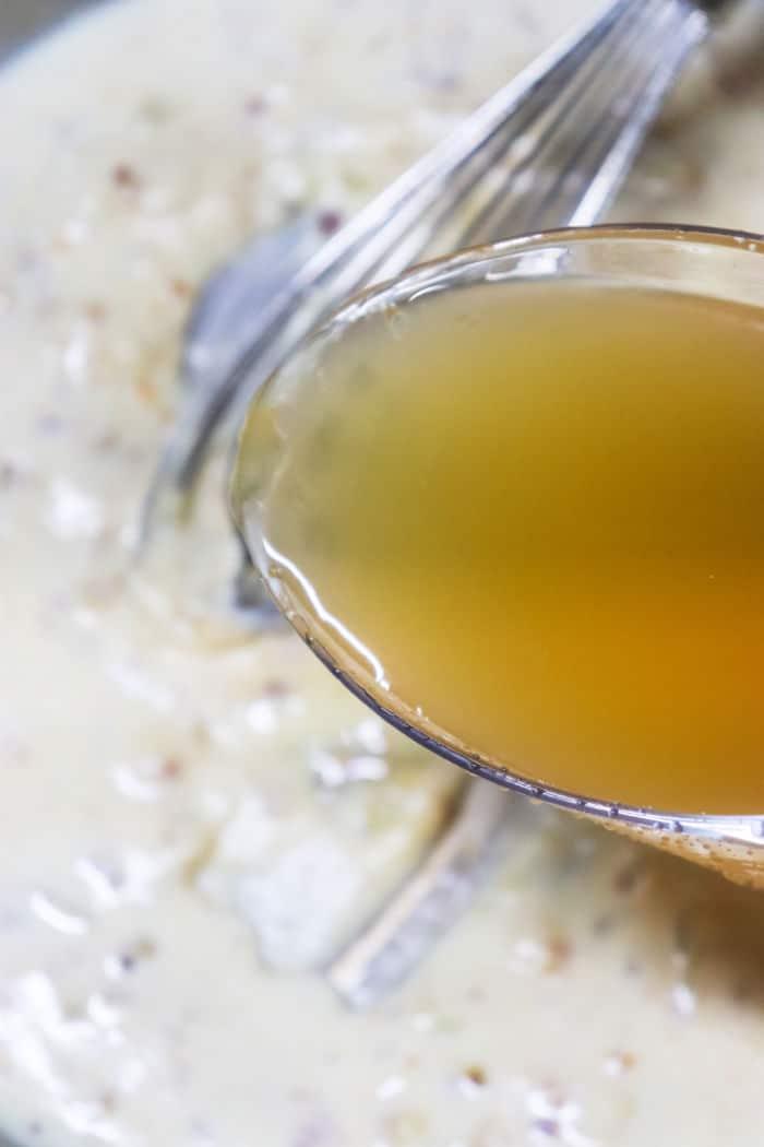 How to Make Turkey Gravy from Drippings