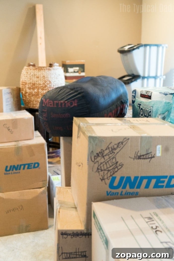 Discover smart moving tips and tricks for efficient unpacking and organizing your new home after a long-distance move. Effective unpacking strategies and organization hacks for moving