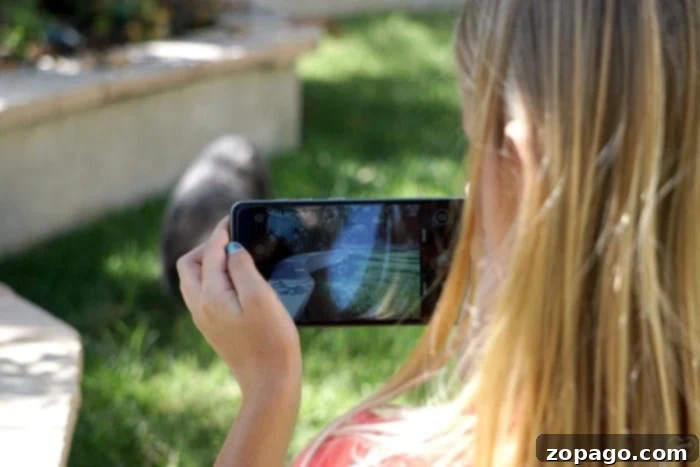 Kids' Guide to Online Safety 2 An illustration of a classic, bulky 'brick' cell phone, symbolizing the early days of mobile technology and contrasting with modern smartphones.
