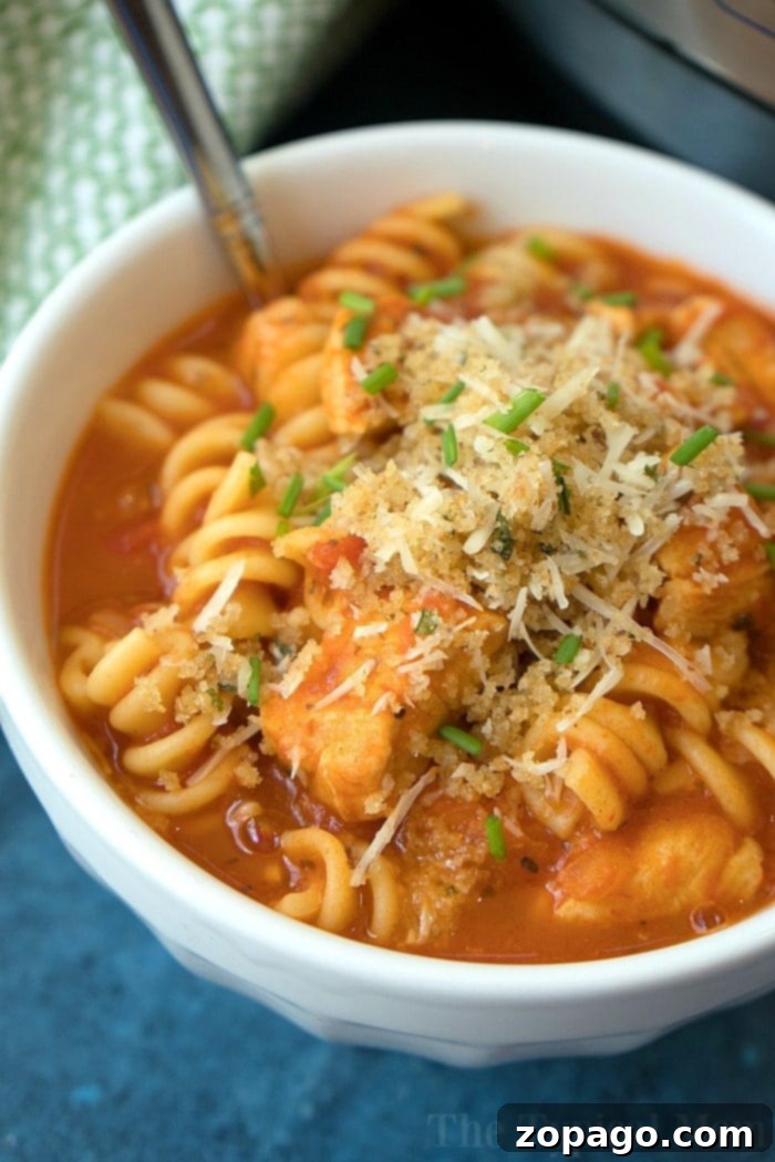 Ninja Foodi chicken parmesan casserole. #ninjafoodi #chickenparmesan #pressurecooker Instant Pot chicken parmesan casserole, a hearty dish