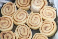 Overnight Slow Cooker Cinnamon Rolls