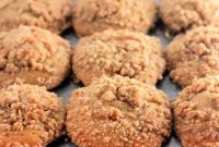 Irresistible Peach Cobbler Muffins