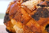 Garlic Parmesan Pull-Apart Loaf