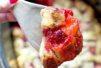 Gooey Slow Cooker Monkey Bread