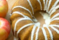 Autumn Spice Instant Pot Pumpkin Apple Cake