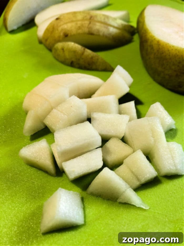 Unlocking the Perfect Pear Slice 5 Techniques for how to cut up a pear for various uses