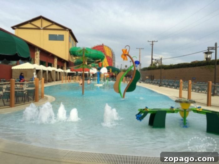 Enjoy both indoor and outdoor waterpark fun at Great Wolf Lodge Southern California, rain or shine! Great Wolf Lodge SoCal outdoor seating