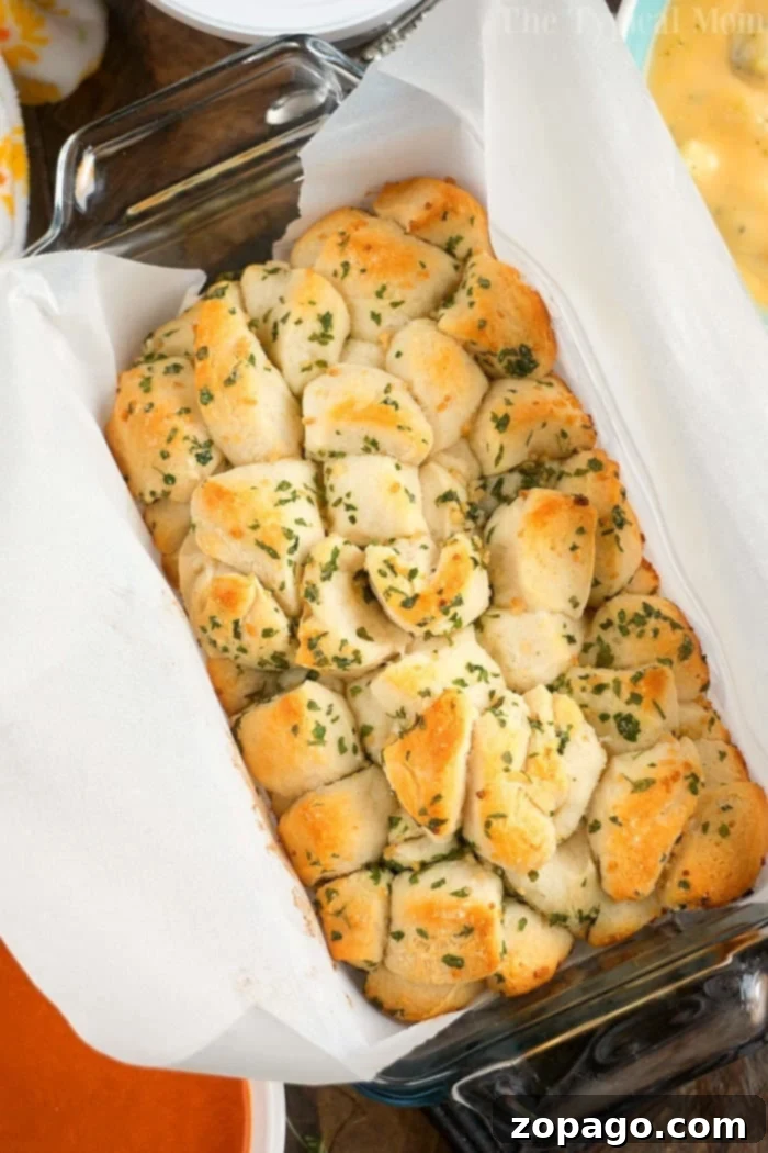 Best dips with pull apart bread. Garlic pull apart bread, perfect for dipping into hot appetizers.