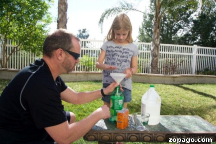 Baking soda and vinegar experiment with a balloon that's easy to do at home. Fun and simple Science experiment to do with kids. #experiment #science #kids #bakingsoda Science experiments for kids: Materials for baking soda and vinegar reaction