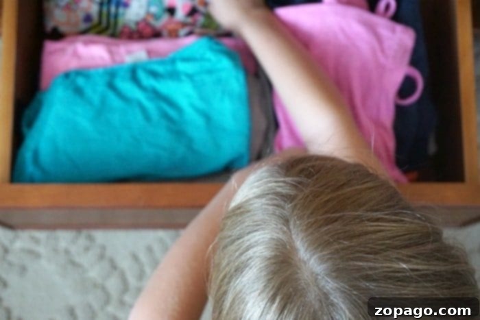 Implement an effective morning routine for school students to promote independence and punctuality. #schooltips #parentinghacks #routines Organized morning routine for school students