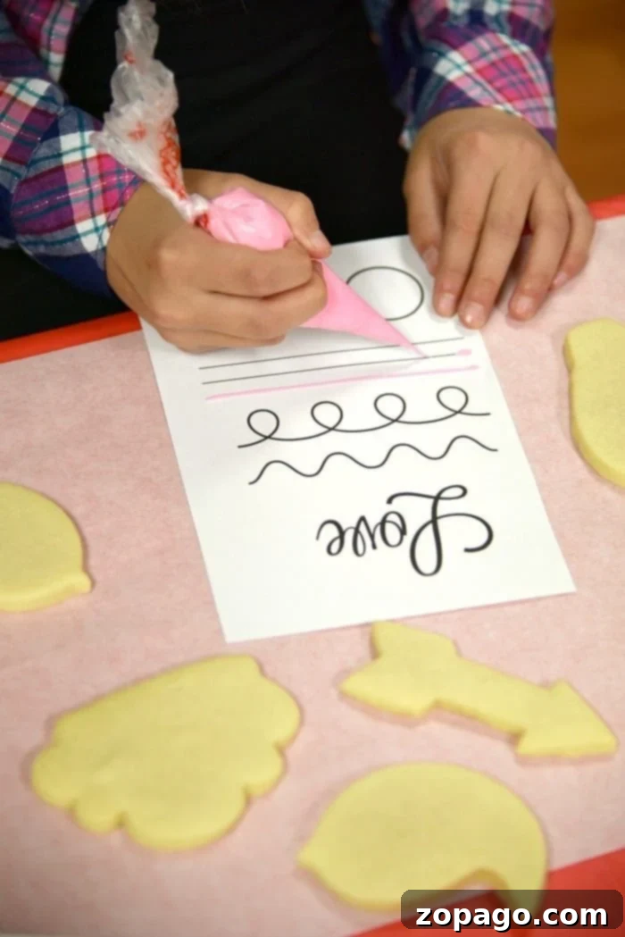 Engaging cookie decorating classes for all ages in Southern California. Hands-on Cookie Decorating Practice