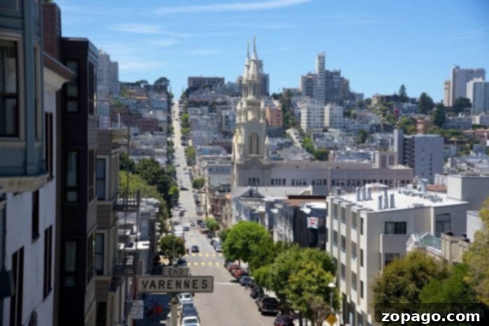 The ultimate California coast road trip! Explore San Francisco with family. San Francisco road trip view with Golden Gate Bridge