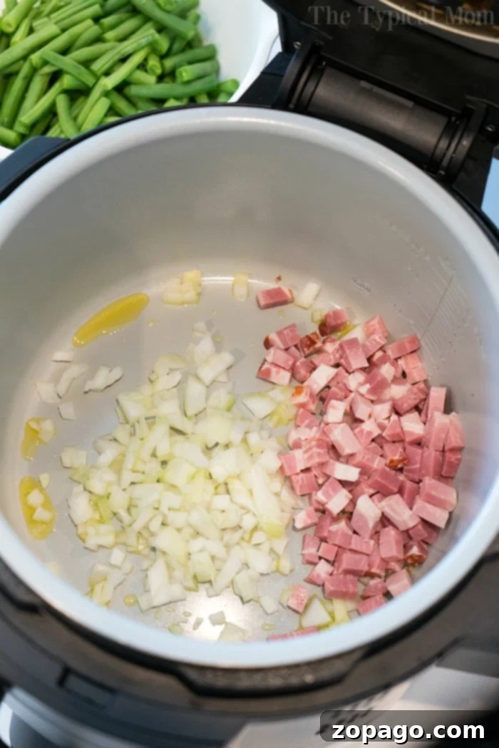 Ninja Foodi vegetables have never been easier to make! Steaming vegetables is the best way to maintain vitamins and color. Try it this week. #ninjafoodirecipes #pressurecooker #greenbeans #vegetables Ninja Foodi vegetables with crisp texture