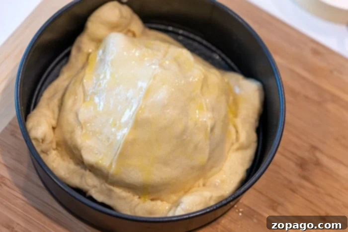 Easy Air Fryer Brie & Crescent Bundles 12 brie cheese baked